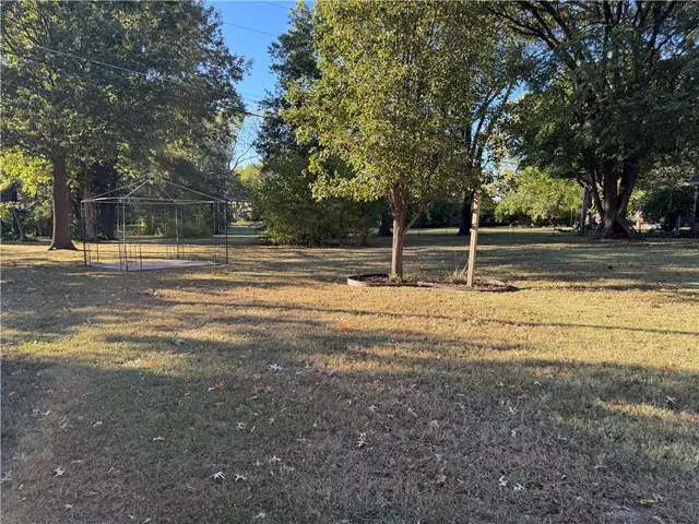 $427,000 | 314 Southwest Walnut Street, Lee's Summit, MO 64063