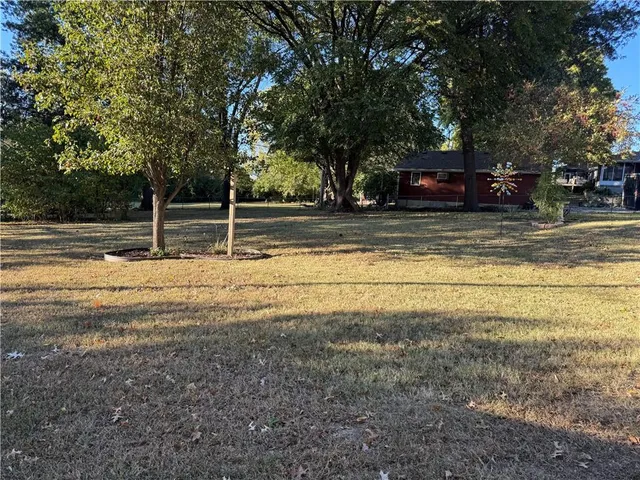 $427,000 | 314 Southwest Walnut Street, Lee's Summit, MO 64063