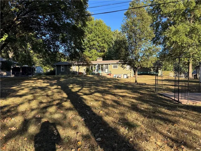 $427,000 | 314 Southwest Walnut Street, Lee's Summit, MO 64063