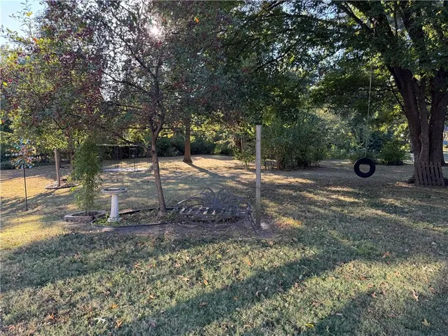 $427,000 | 314 Southwest Walnut Street, Lee's Summit, MO 64063