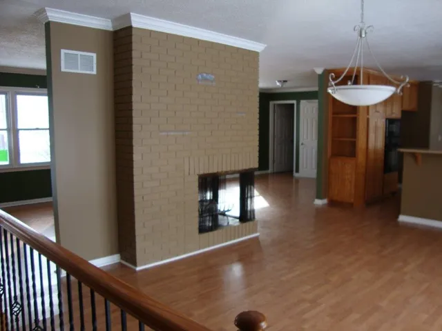 $427,000 | 314 Southwest Walnut Street, Lee's Summit, MO 64063