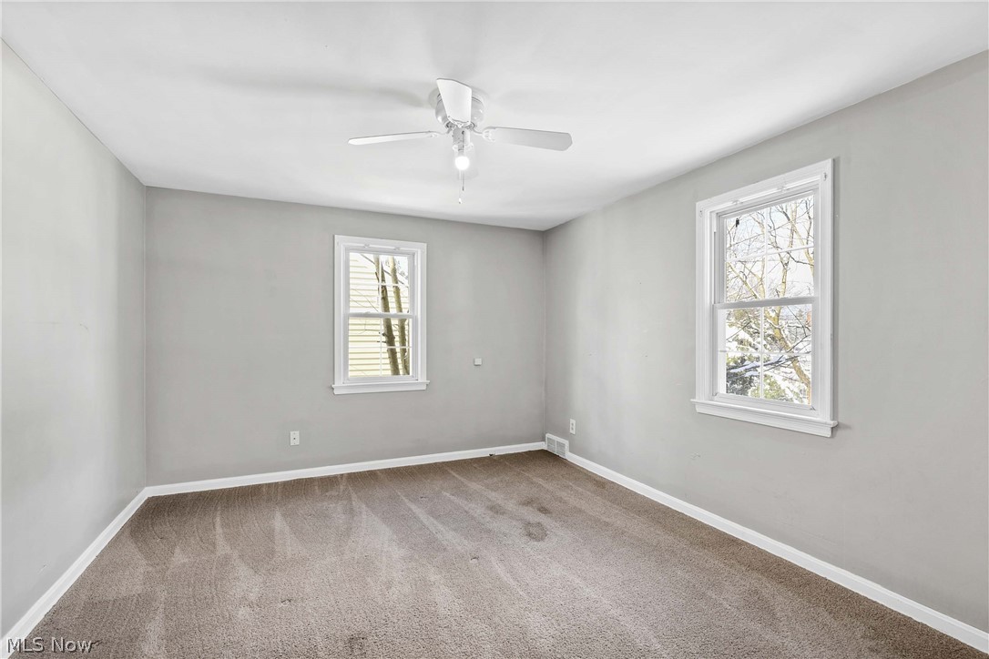 3537 Radcliffe Road Cleveland, OH 44121 - Photo 19 of 27