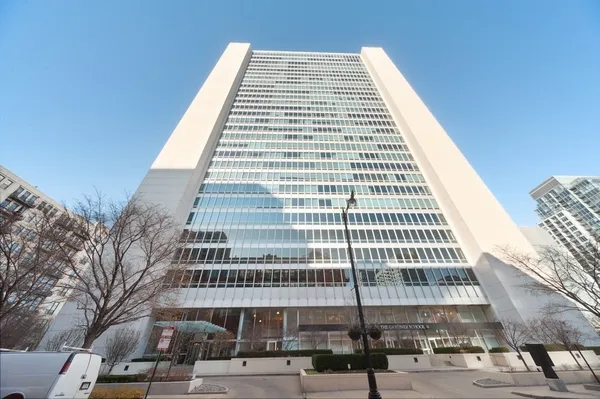 $1,399,000 | 500 West Superior Street, Unit 2704, Chicago, IL 60654