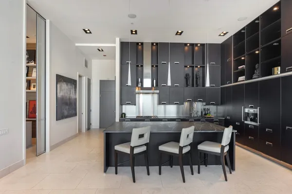 $1,399,000 | 500 West Superior Street, Unit 2704, Chicago, IL 60654