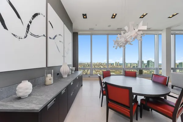 $1,399,000 | 500 West Superior Street, Unit 2704, Chicago, IL 60654