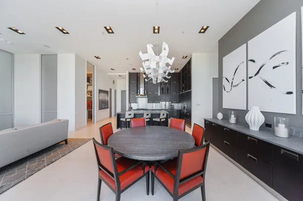 $1,399,000 | 500 West Superior Street, Unit 2704, Chicago, IL 60654