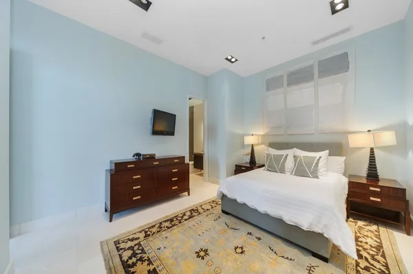 $1,399,000 | 500 West Superior Street, Unit 2704, Chicago, IL 60654