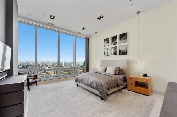 $1,399,000 | 500 West Superior Street, Unit 2704, Chicago, IL 60654