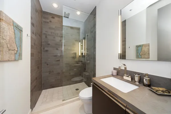 $1,399,000 | 500 West Superior Street, Unit 2704, Chicago, IL 60654
