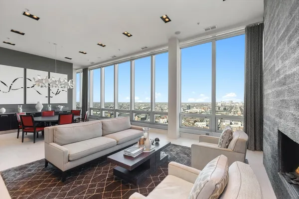 $1,399,000 | 500 West Superior Street, Unit 2704, Chicago, IL 60654