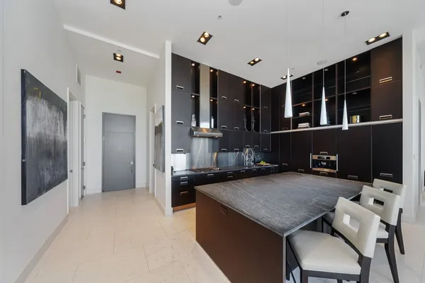 $1,399,000 | 500 West Superior Street, Unit 2704, Chicago, IL 60654