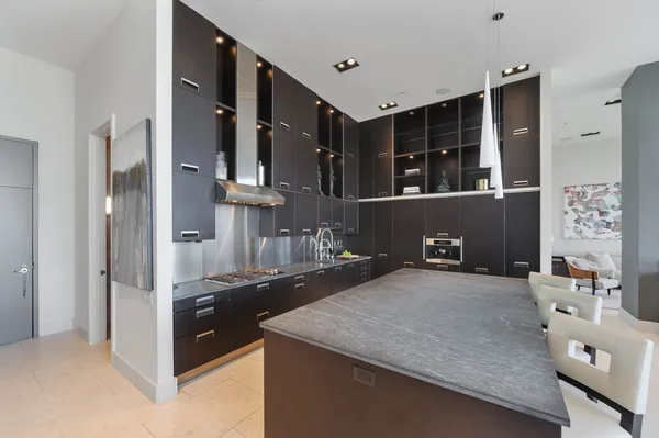 $1,399,000 | 500 West Superior Street, Unit 2704, Chicago, IL 60654