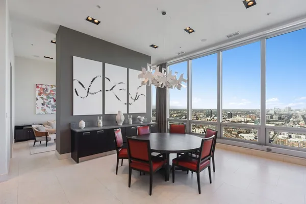 $1,399,000 | 500 West Superior Street, Unit 2704, Chicago, IL 60654