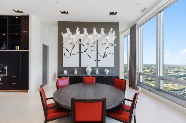 $1,399,000 | 500 West Superior Street, Unit 2704, Chicago, IL 60654