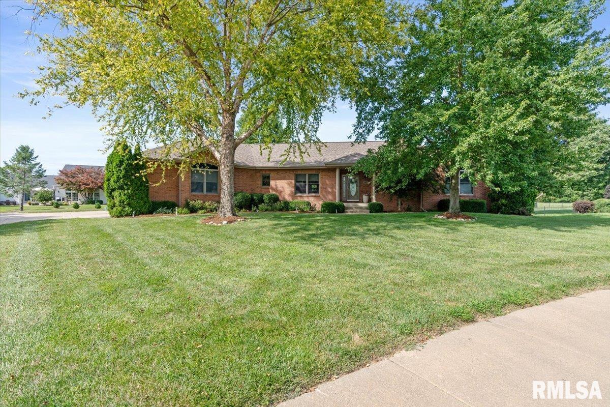 2405 Rosewell Point Springfield, IL 62711 - Photo 1 of 49 Gallery Image 1