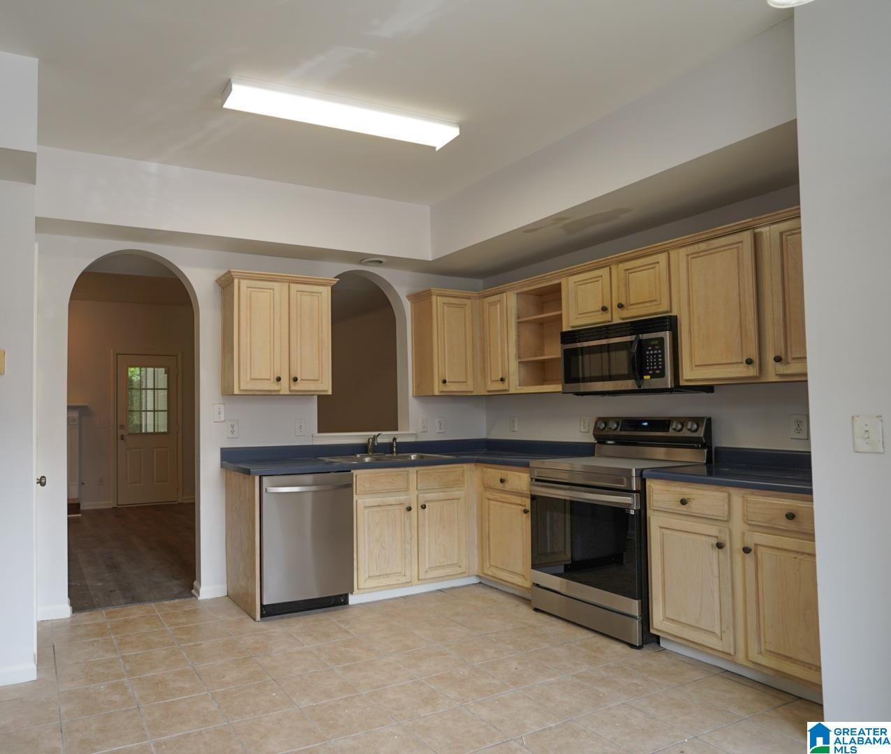 451 Cambrian Ridge Trail Pelham, AL 35124 - Photo 9 of 58