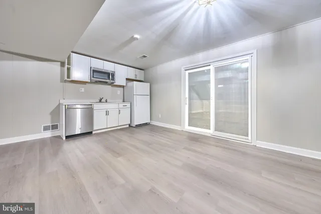 $4,200 | 9116 Hamilton Drive, Fairfax, VA 22031