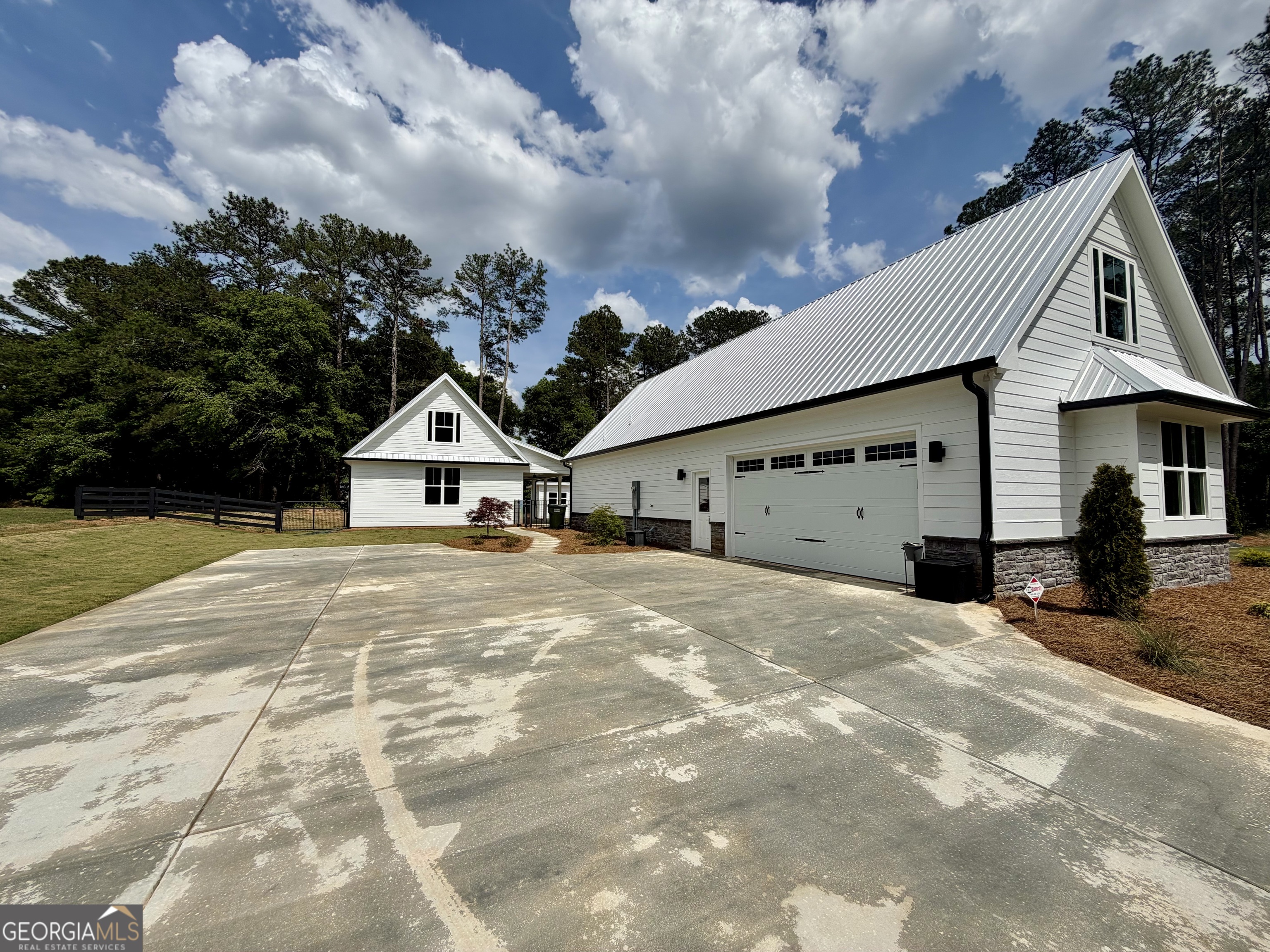 3050 Mahlon Smith Road Social Circle, GA 30025 - Photo 3 of 37