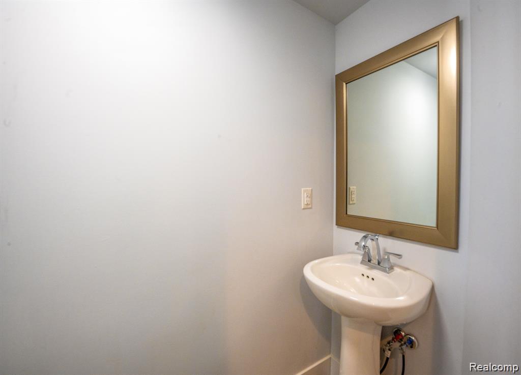 622 West Eleven Mile Road Royal Oak, MI 48067 - Photo 12 of 19