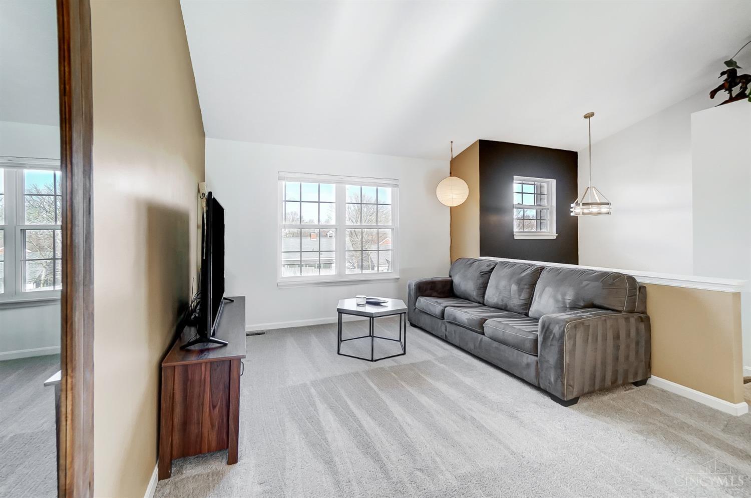 4559 Fehr Road Cincinnati, OH 45238 - Photo 6 of 54