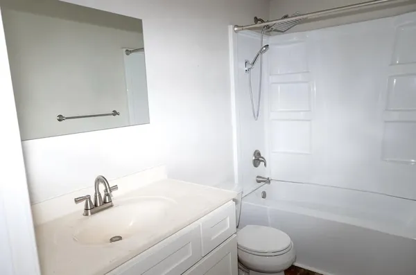 $325,000 | 238-240 West Division Street, Sparta, MI 49345