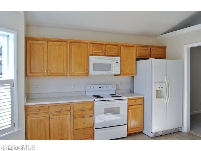1767 Spring Path Trail Clemmons, NC 27012 - Photo 7 of 16 Kitchen.