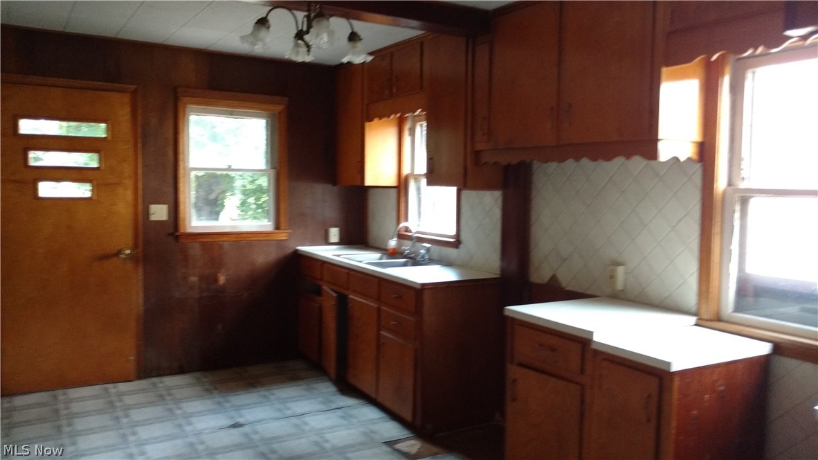 1061 West Waterloo Road Akron, OH 44314 - Photo 3 of 7 kitchen
