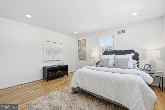 $849,900 | 6802 Sydenstricker Road, Springfield, VA 22153