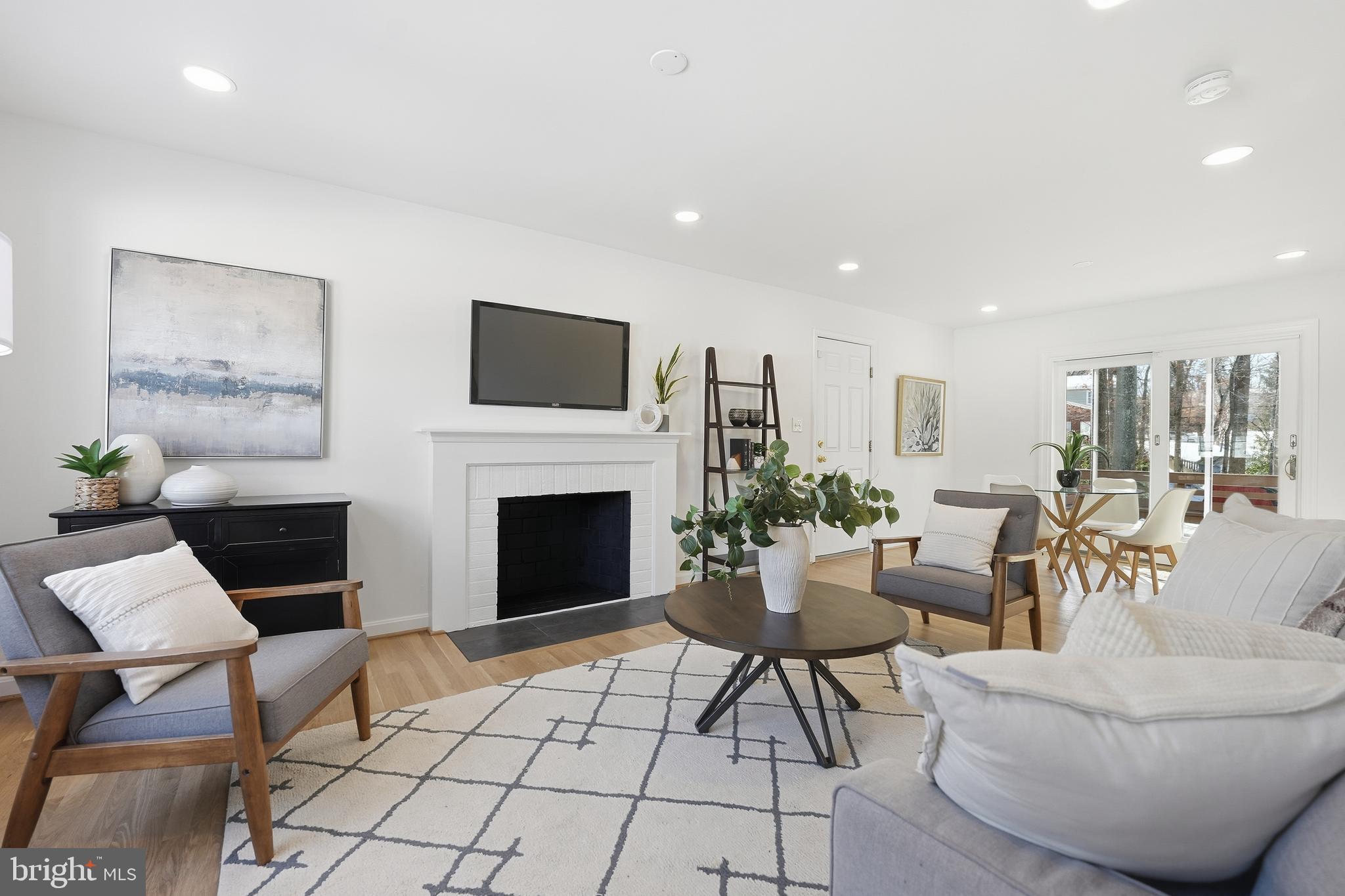 6802 Sydenstricker Road Springfield, VA 22153 - Photo 8 of 50