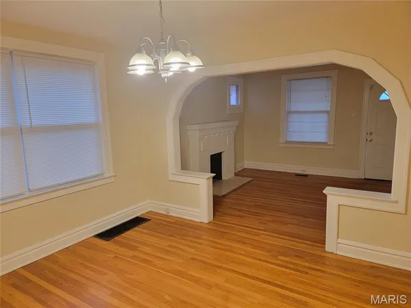 $1,200 | 18 Lee Avenue, Ferguson, MO 63135