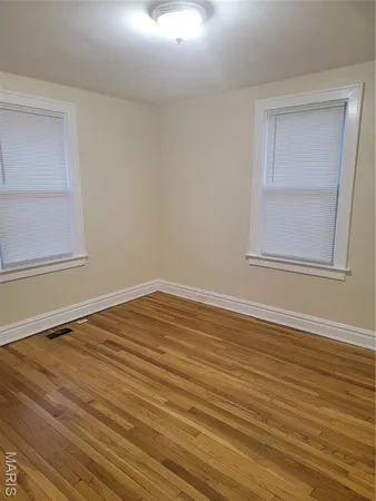 $1,200 | 18 Lee Avenue, Ferguson, MO 63135