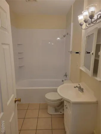 $1,200 | 18 Lee Avenue, Ferguson, MO 63135