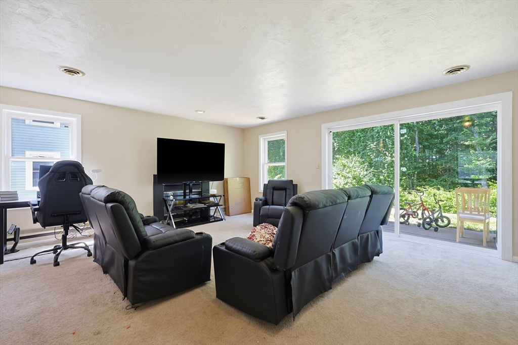 75 Warren Street West, Unit 8 Raynham, MA 02767 - Photo 18 of 30