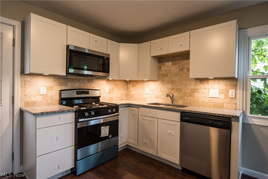 5655 Shawnee Road Cleveland, OH 44124 - Photo 5 of 14