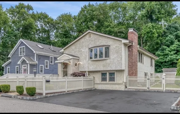 $4,500 | 43 Deerfield Avenue, Westwood, MA 02090