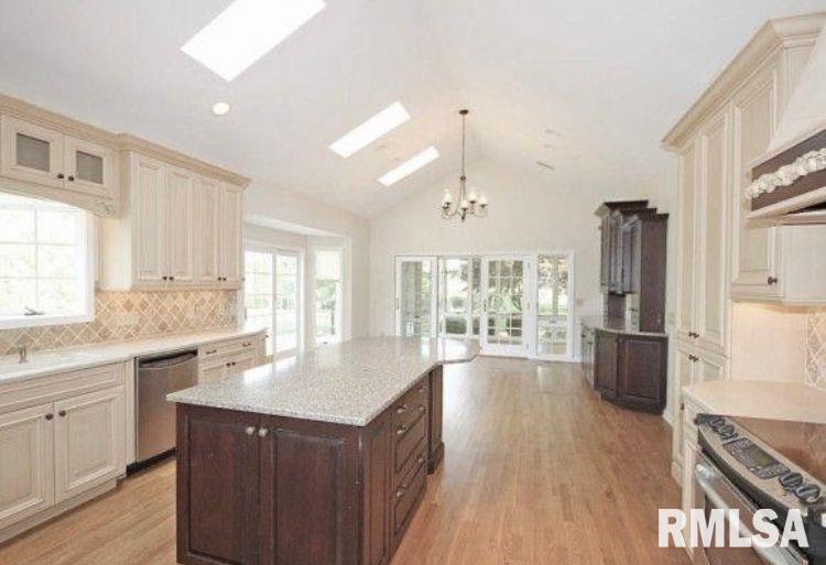 3208 Falcon Point Springfield, IL 62711 - Photo 7 of 17