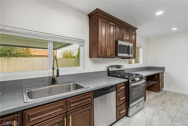 $695,000 | 5624 Wadsworth Avenue, Highland, CA 92346