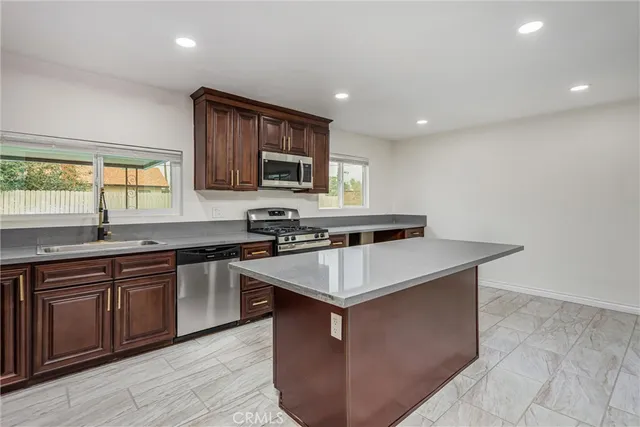 $695,000 | 5624 Wadsworth Avenue, Highland, CA 92346