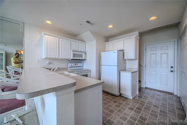 $320,000 | 316 Cedar Heights Drive, Unit 4C, Camdenton, MO 65020