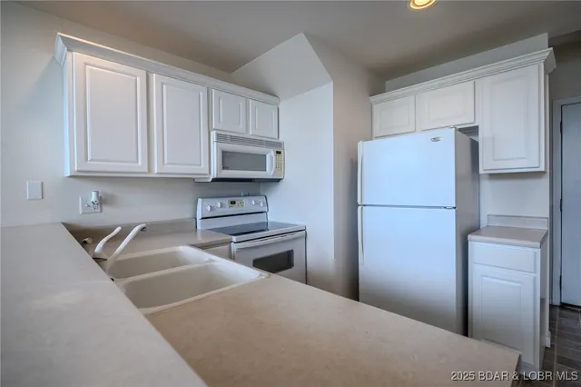 $320,000 | 316 Cedar Heights Drive, Unit 4C, Camdenton, MO 65020