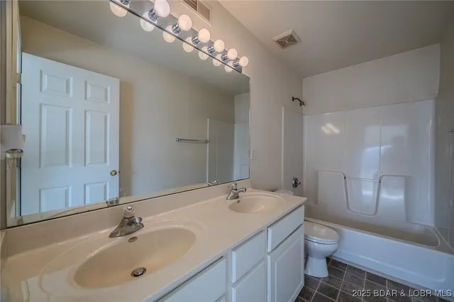 $320,000 | 316 Cedar Heights Drive, Unit 4C, Camdenton, MO 65020