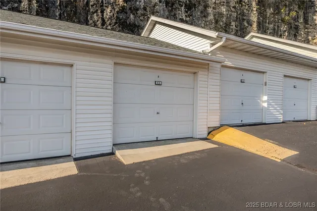 $320,000 | 316 Cedar Heights Drive, Unit 4C, Camdenton, MO 65020