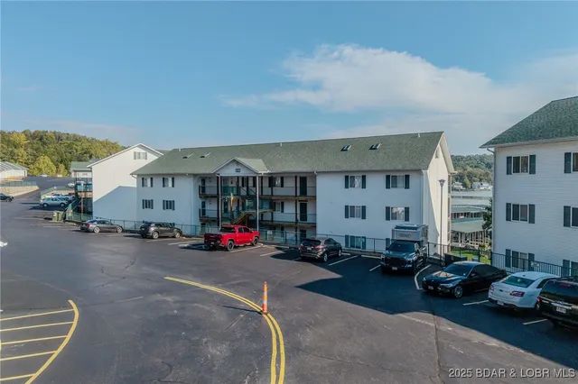 $320,000 | 316 Cedar Heights Drive, Unit 4C, Camdenton, MO 65020