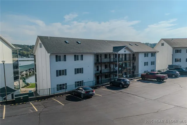 $320,000 | 316 Cedar Heights Drive, Unit 4C, Camdenton, MO 65020