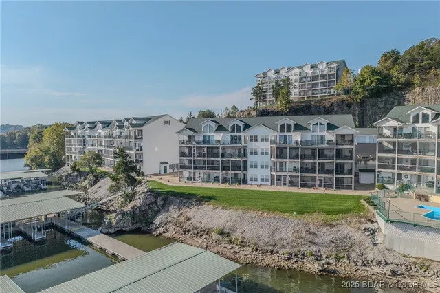 $320,000 | 316 Cedar Heights Drive, Unit 4C, Camdenton, MO 65020