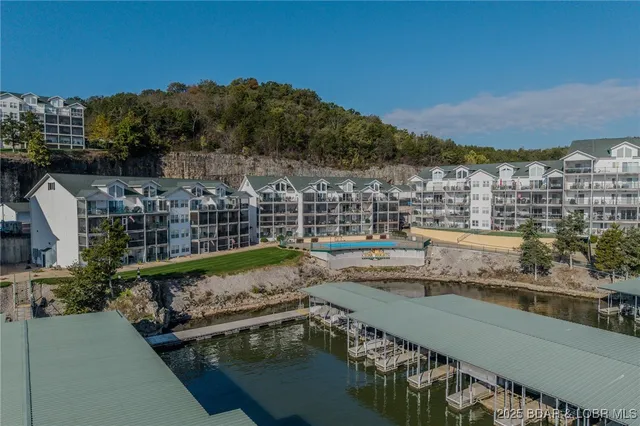 $320,000 | 316 Cedar Heights Drive, Unit 4C, Camdenton, MO 65020