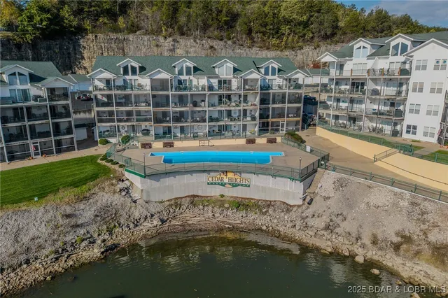 $320,000 | 316 Cedar Heights Drive, Unit 4C, Camdenton, MO 65020