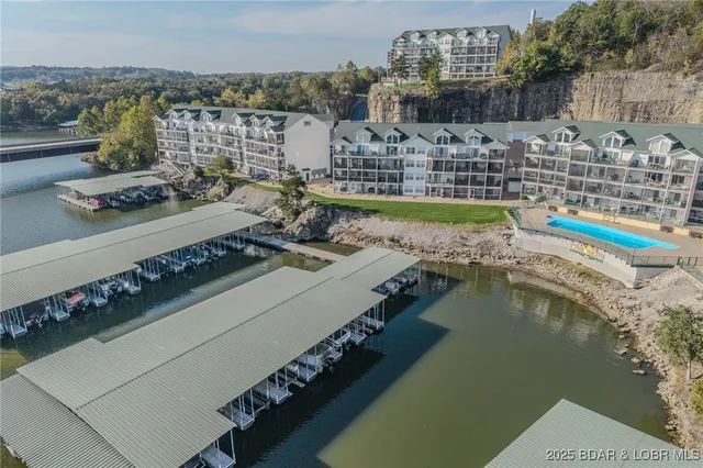 $320,000 | 316 Cedar Heights Drive, Unit 4C, Camdenton, MO 65020