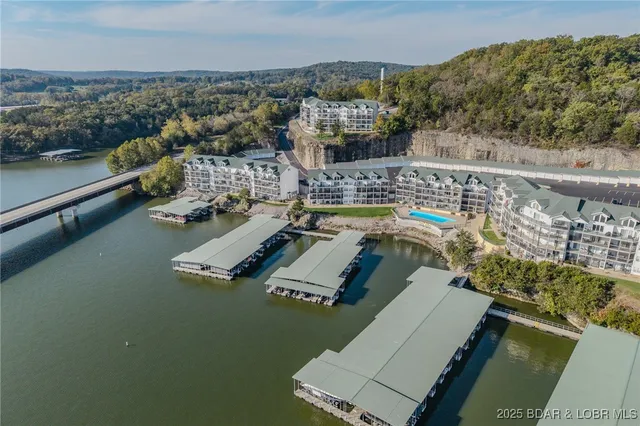 $320,000 | 316 Cedar Heights Drive, Unit 4C, Camdenton, MO 65020