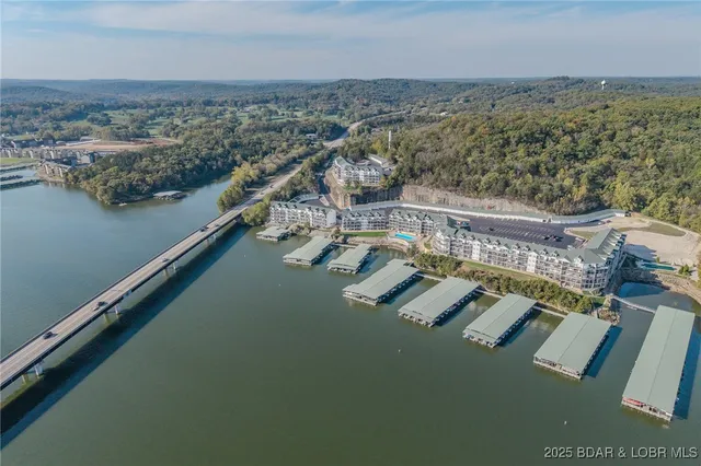 $320,000 | 316 Cedar Heights Drive, Unit 4C, Camdenton, MO 65020